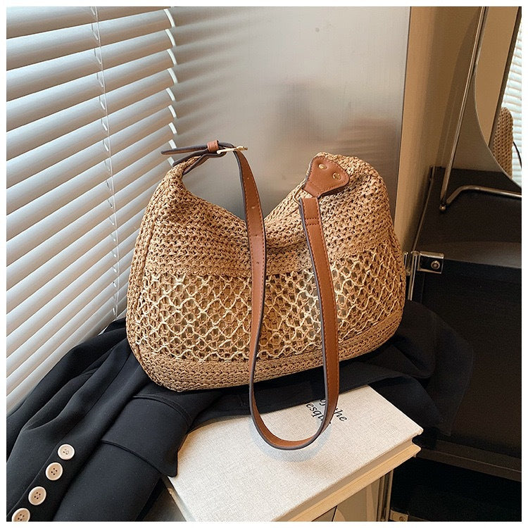 Shoulder bag made of high-quality natural material with woven design Kalsten