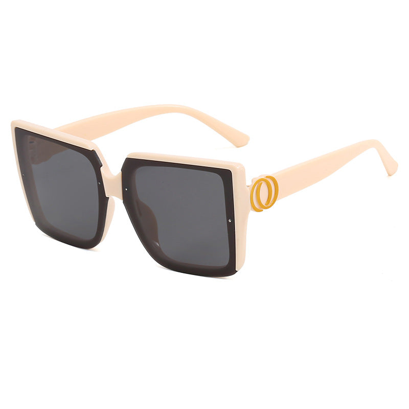 Women's square sunglasses with unique tire element Kalsten