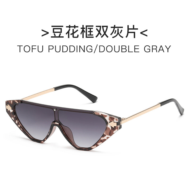 Women futuristic sunglasses with distinctive design Kalsten