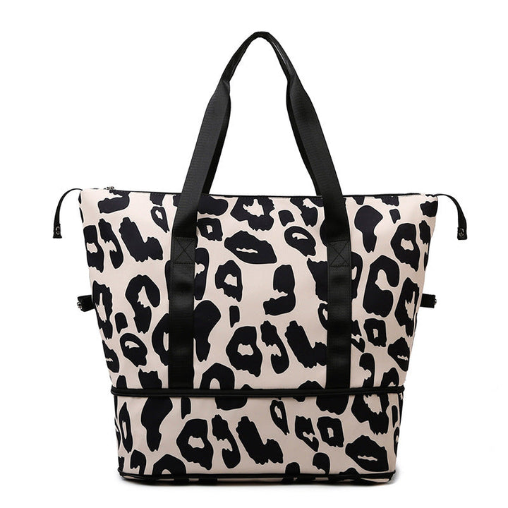 Sporty travel bag with innovative design and plenty of storage Kalsten