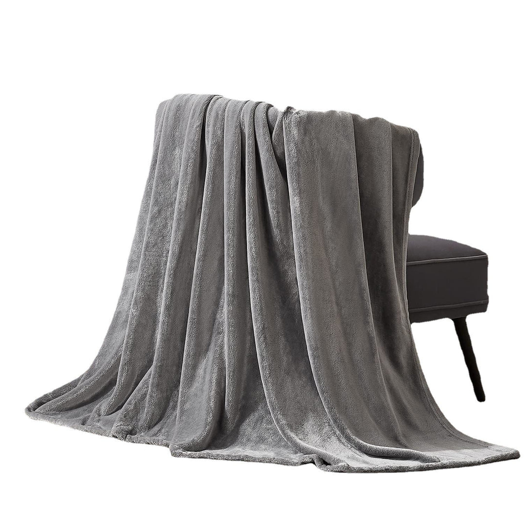 Ladies luxurious fleece blanket with soft texture Kalsten