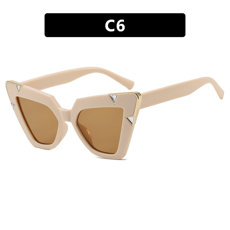 Women's Cat-Eye Sunglasses with Luxurious Design and Protective UV Filter Kalsten