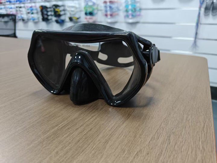 Swimming mask with visibility and comfort optimization Kalsten