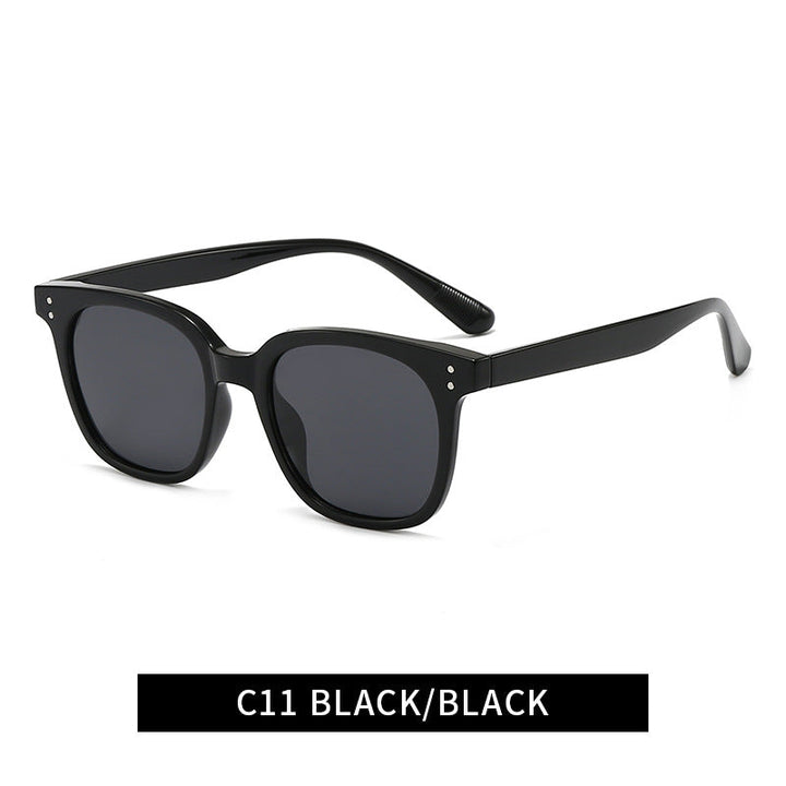 Women's fashionable sunglasses in elegant design with sturdy frame Kalsten