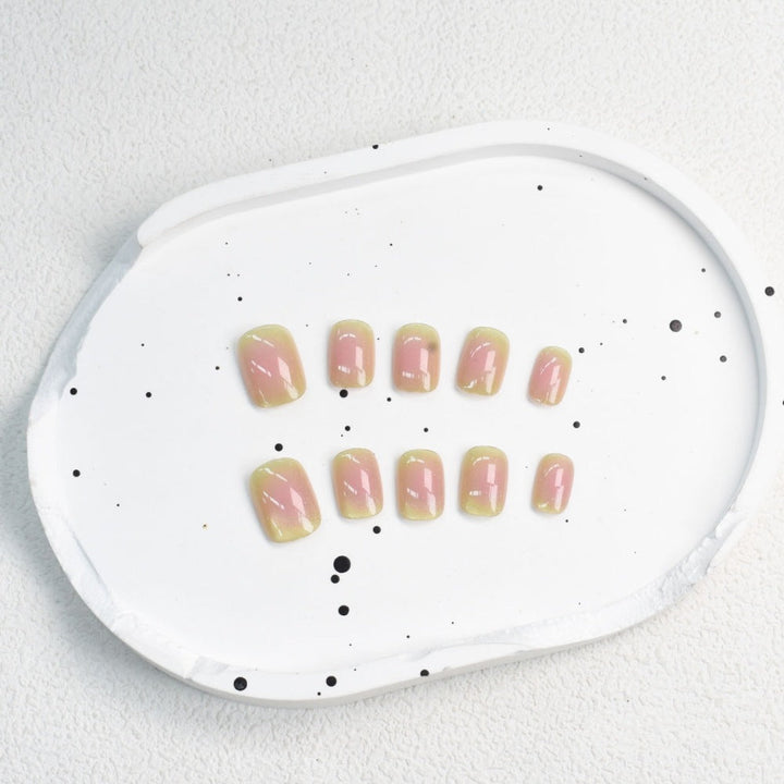 Artificial nails with glamorous rhinestone decorations Kalsten