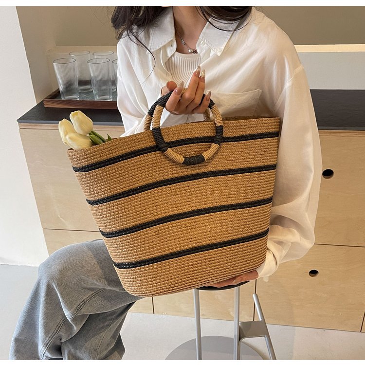 Elegant and Structured Basket Bag with Round Handles Kalsten