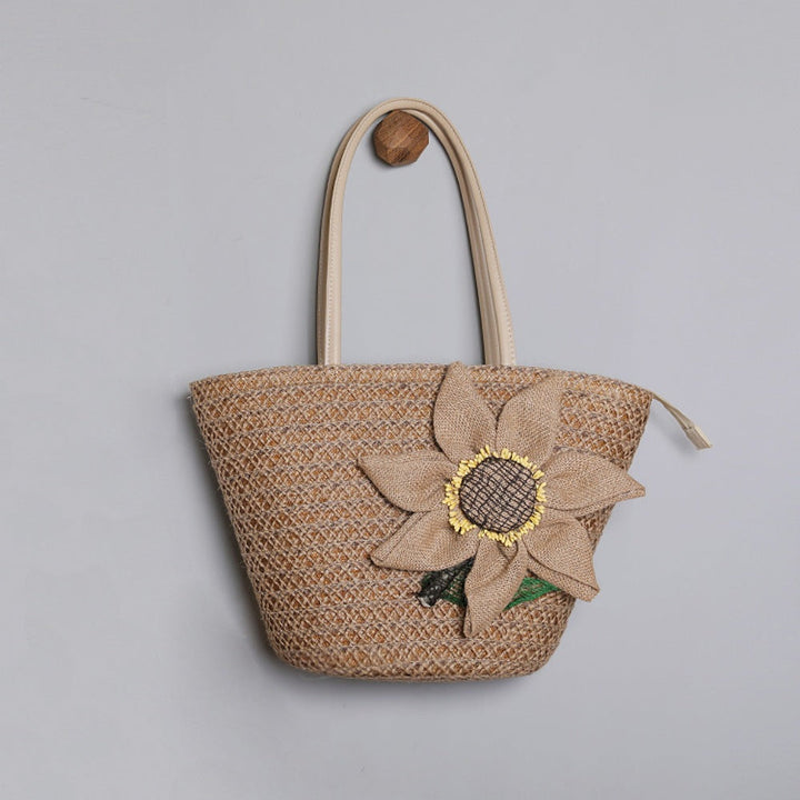 Straw bag with romantic floral pattern Kalsten
