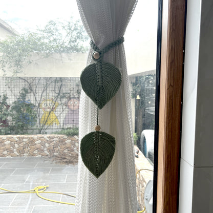 Decorative Leaf Keychain Acalora
