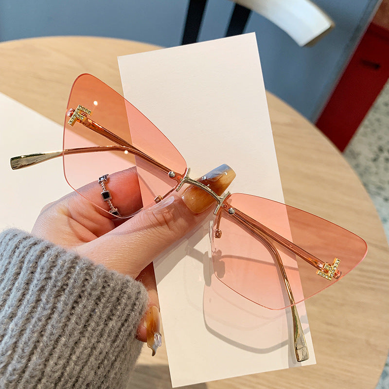Womens Cat-Eye Sunglasses in modern design with innovative frame Kalsten
