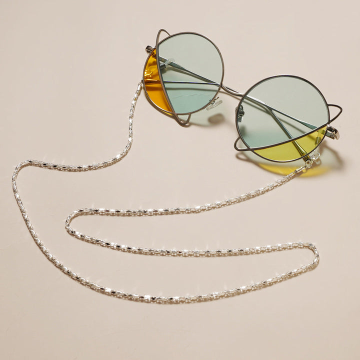 Elegant Pearl-Embellished Chain Kalsten