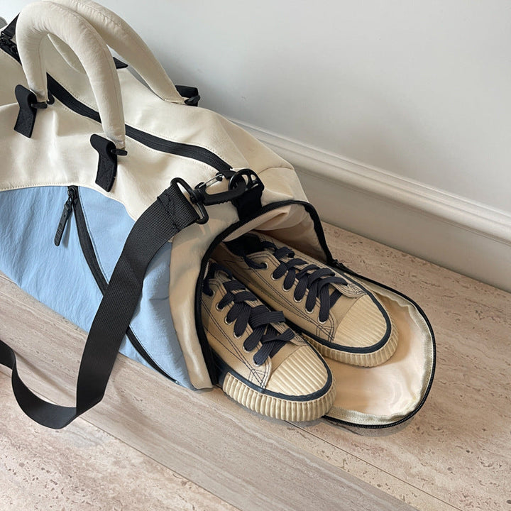 Sporty travel bag with various compartments and durable material Kalsten