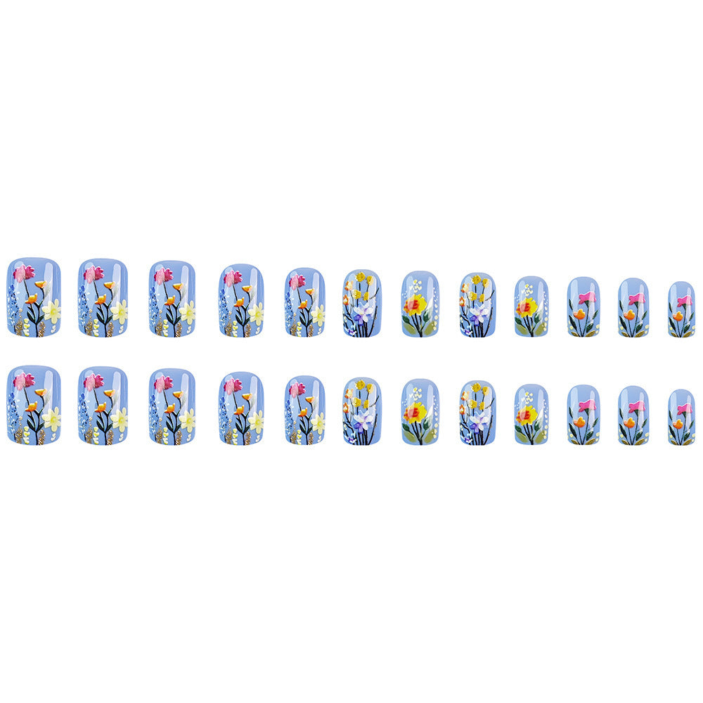 Floral-Embellished Press-On Nail Art Kalsten