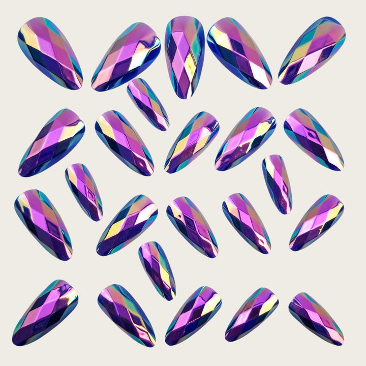 Artificial nails in elegant crystal design Kalsten