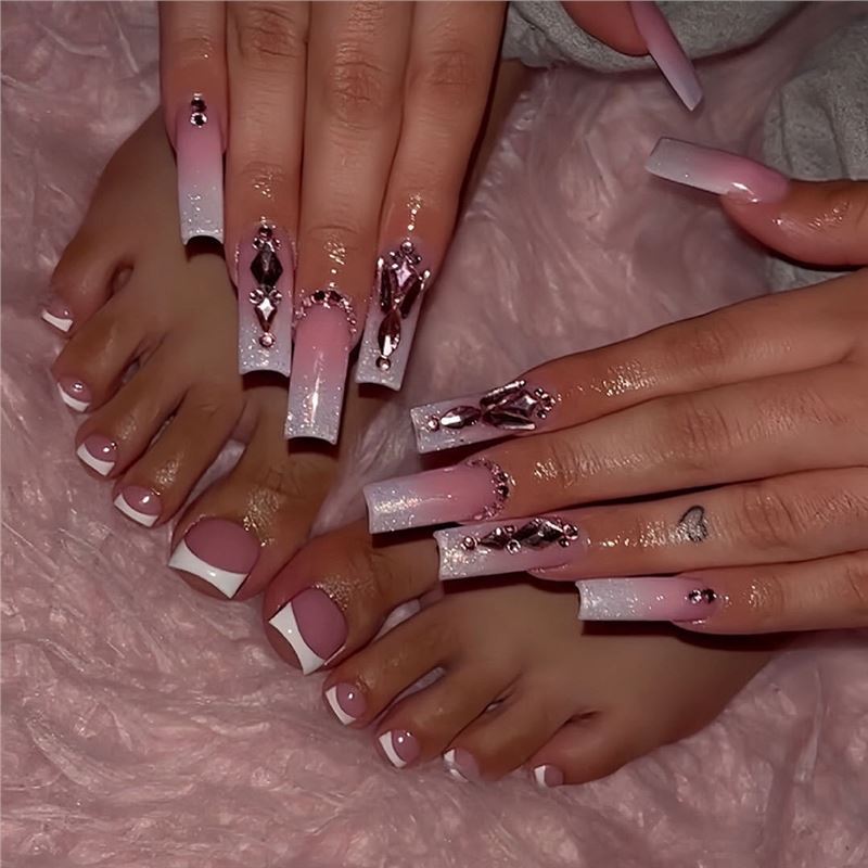 Elegant Press-On Nail Art Set Acalora