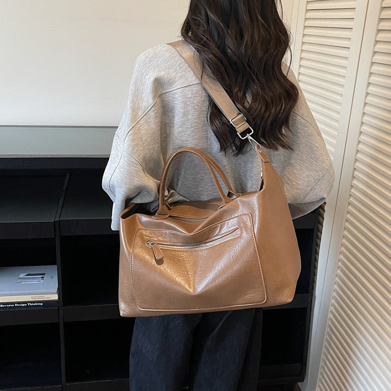 Elegant and Functional Weekend Bag Kalsten