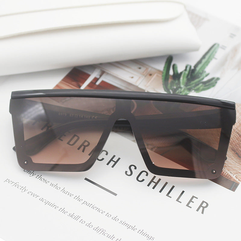 Women’s Sporty Sunglasses in Trendy Shield Design Kalsten