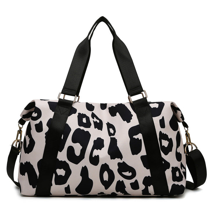Sporty travel bag with modern leopard pattern Kalsten