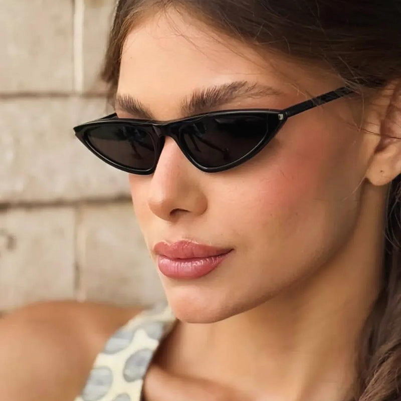 Ladies Cat-Eye Sunglasses with elegant plastic frame and UV protection Kalsten