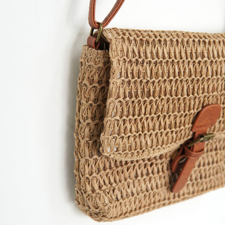 Shoulder bag made of woven natural material with adjustable leather shoulder strap Kalsten