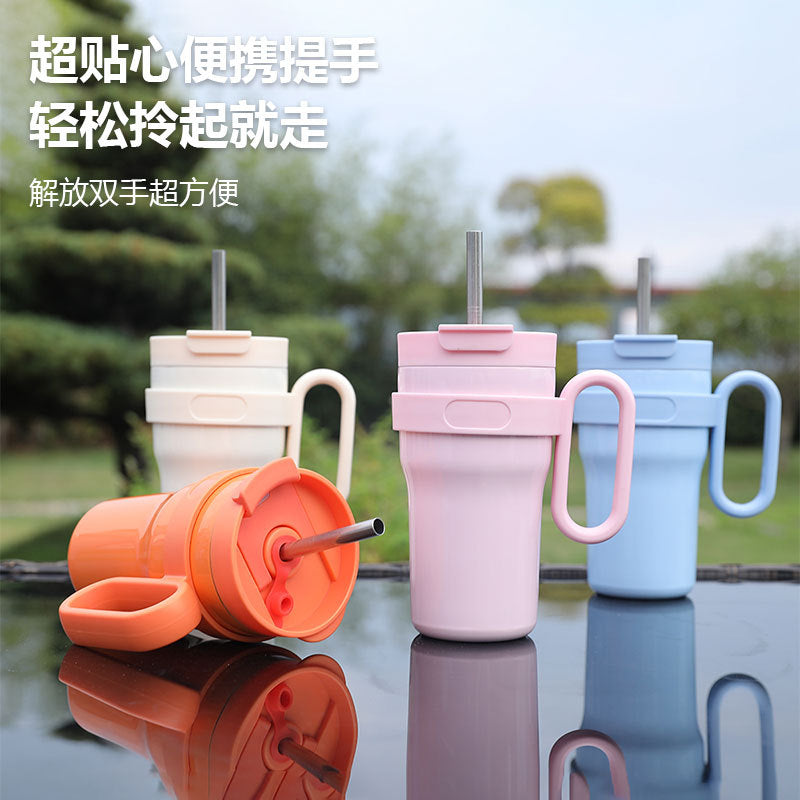 Unisex drinking cup with durable plastic and integrated straw Kalsten