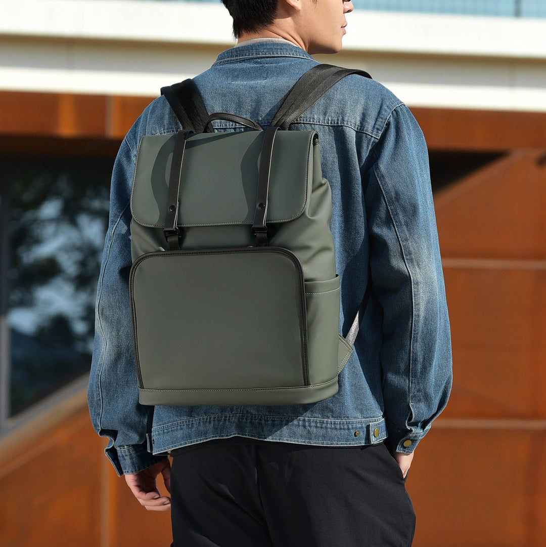 Spacious laptop backpack with adjustable shoulder straps and water-repellent material Kalsten