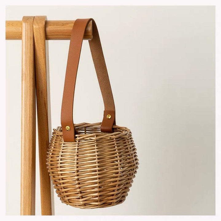 Ladies basket bag with tasteful leather handle Kalsten