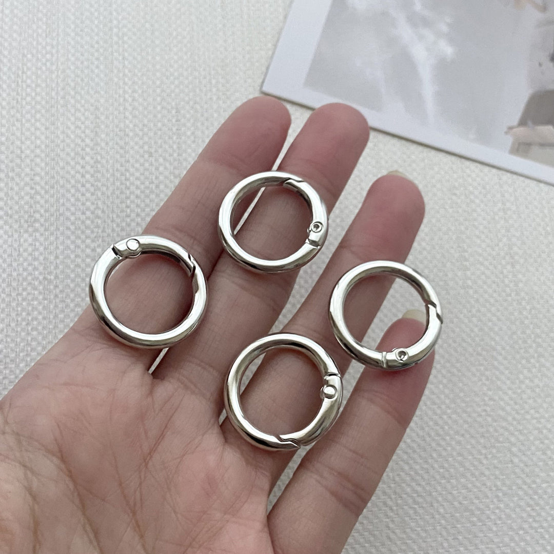 Versatile Circular Keyring Kalsten
