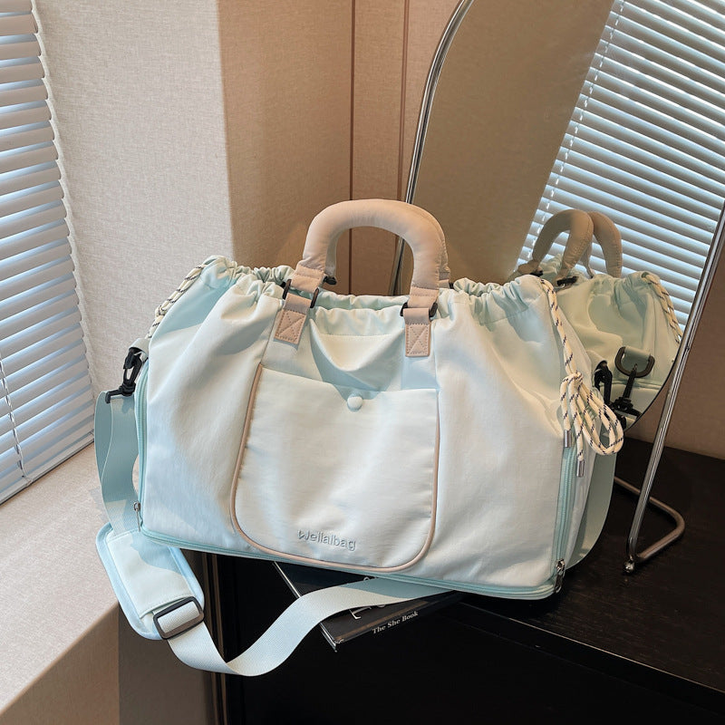 Sporty Carrying Bag with Innovative Cuff Design Kalsten