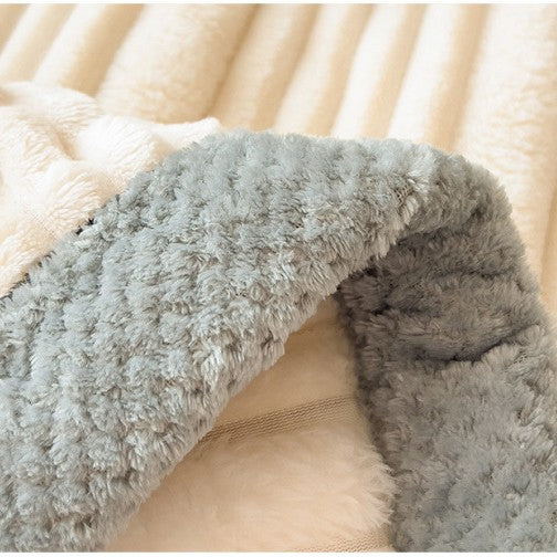 Ultra-Soft Reversible Fleece Blanket Kalsten
