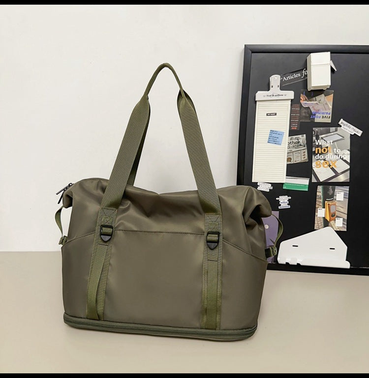Spacious sports and travel bag with water-repellent material Kalsten