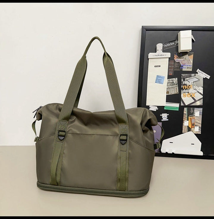 Spacious sports and travel bag with water-repellent material Kalsten