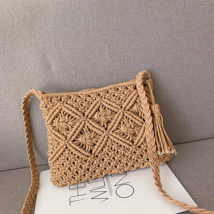 Hand-knotted shoulder bag with tassels and geometric pattern Kalsten