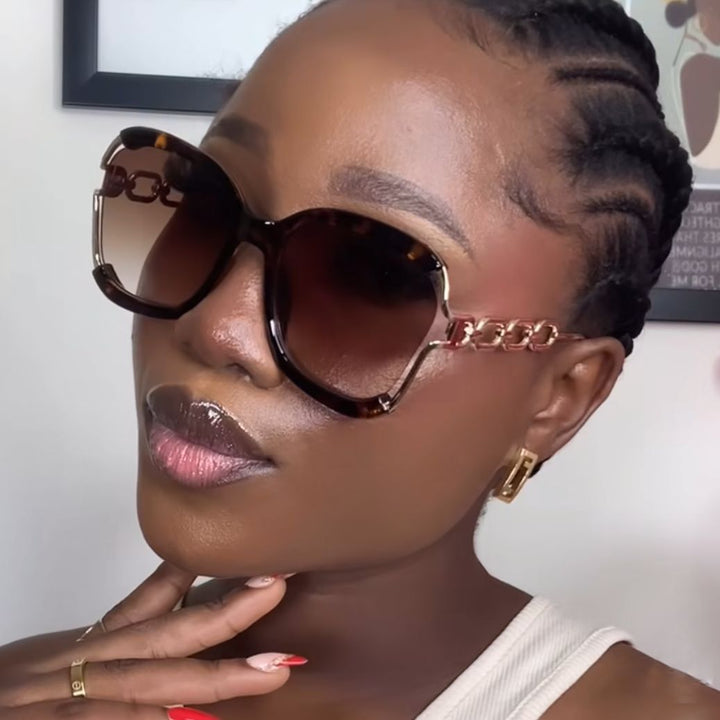 Ladies fashionable sunglasses with golden chain details Kalsten