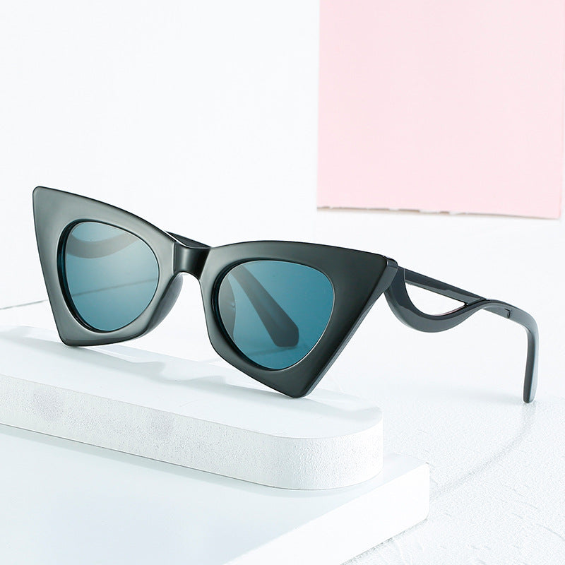Women's Cat-Eye Sunglasses with Elegant Design Elements Kalsten
