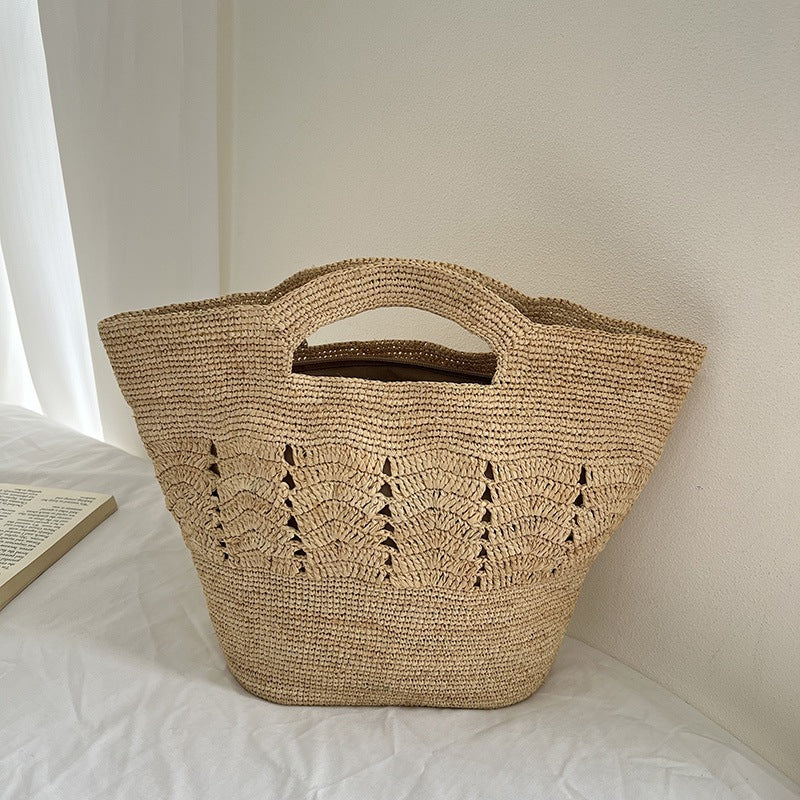 Handcrafted straw bag with geometric pattern Kalsten