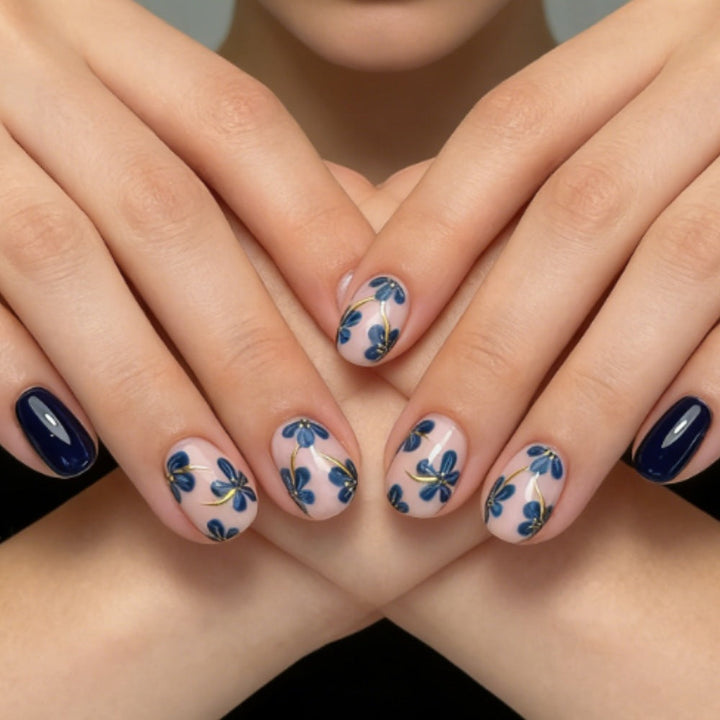 Artificial nails set with floral designs and shine finish Kalsten