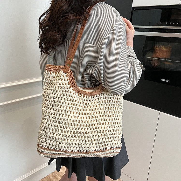 Handcrafted beach bag with fine mesh structures Kalsten