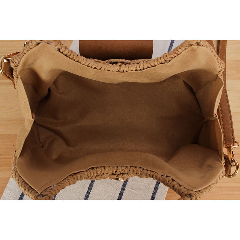 Elegant basket bag with unique closure Kalsten