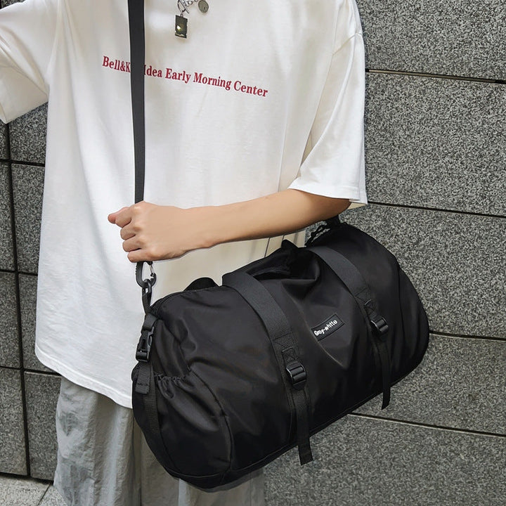 Sporty multifunctional travel bag with ergonomic shoulder straps Kalsten