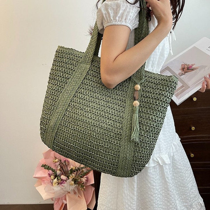 Spacious and Stylish Beach Bag Kalsten