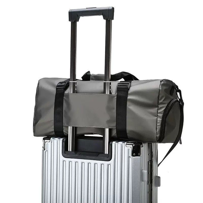 Travel bag with integrated trolley attachment system Kalsten