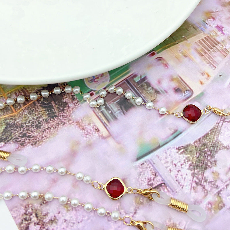 Elegant pearl necklace with golden accents Kalsten