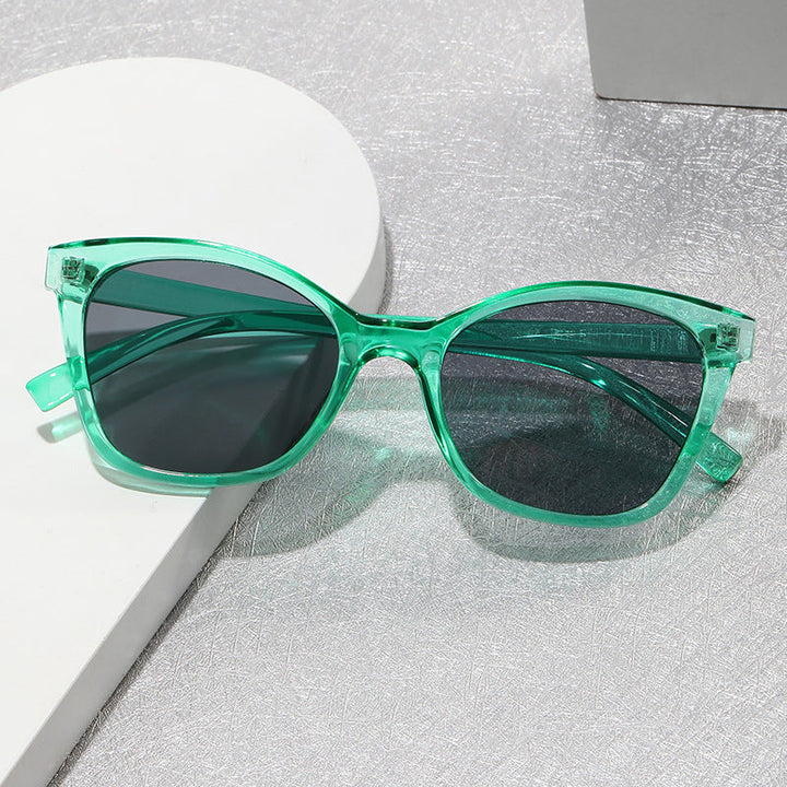 Women’s elegant sunglasses in a modern cat-eye style Kalsten
