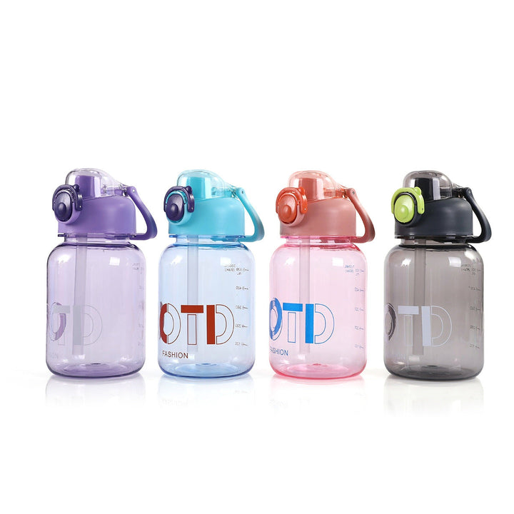 Women's transparent sports water bottle with practical Kalsten attachment