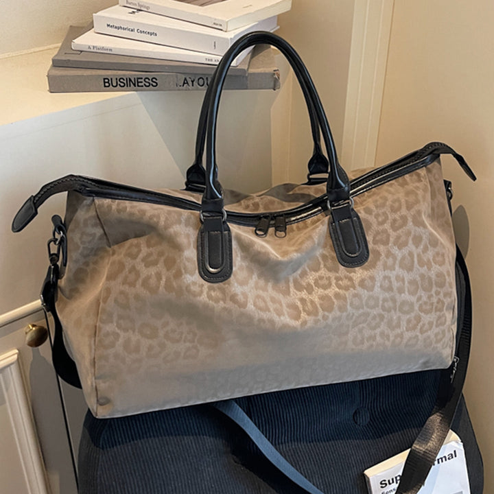 Elegant Travel Bag with Innovative Leopard Print Kalsten