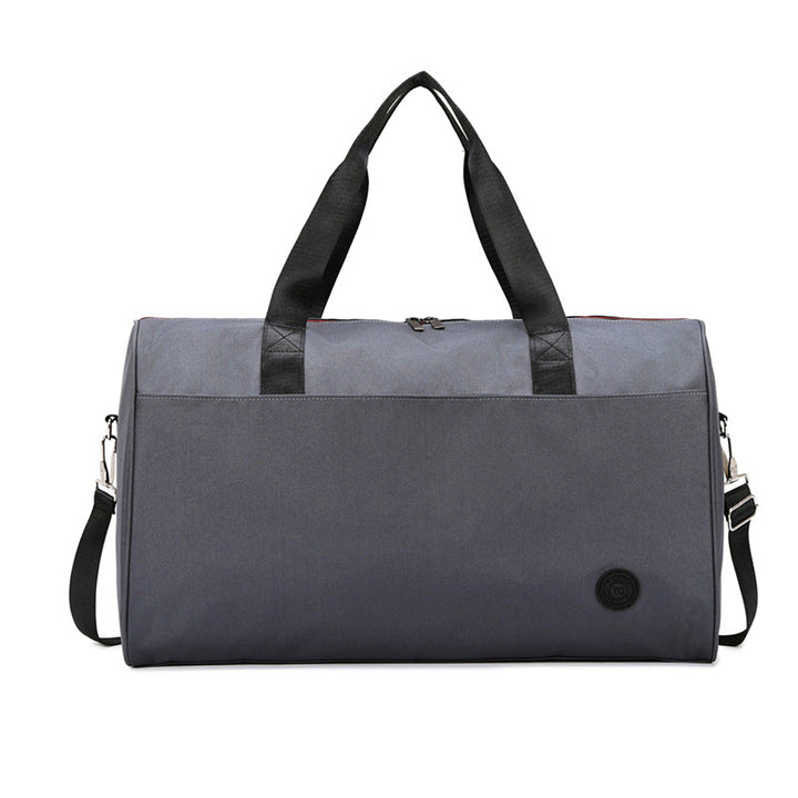 Sporty travel bag with sturdy carrying handles and removable shoulder strap Kalsten