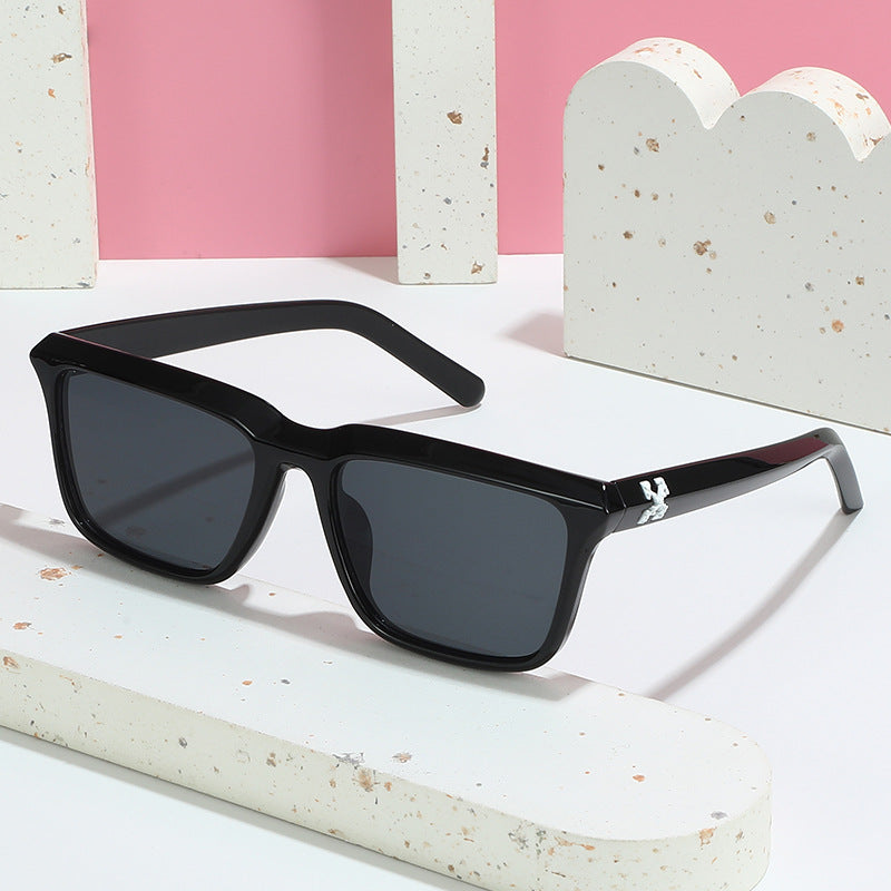 Women's fashionable sunglasses in modern rectangular design Kalsten