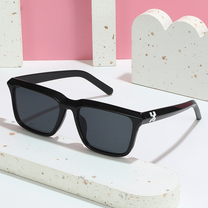 Women's fashionable sunglasses in modern rectangular design Kalsten