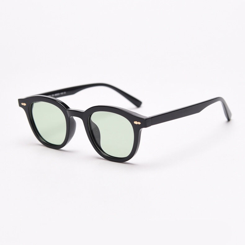 Fashionable sunglasses with round lenses and stylish frame Kalsten