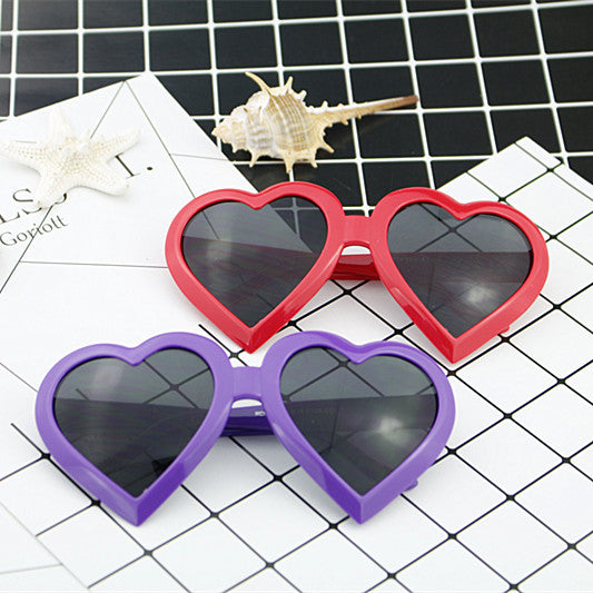 Women's Heart-Shaped Sunglasses in Modern Design Kalsten